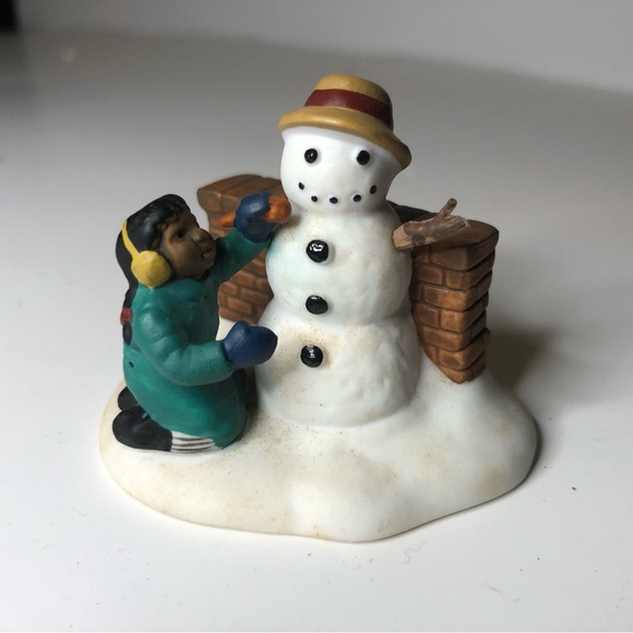 Department 56 Dickens Village – Figurines (lot of 12)  - $60 - Picture 13 of 16